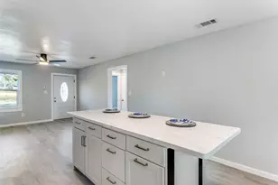 804 Lively St, Bowie, TX 76230 - Photo 7