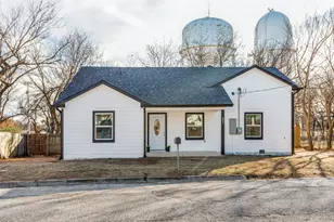 804 Lively St, Bowie, TX 76230 - Photo 1