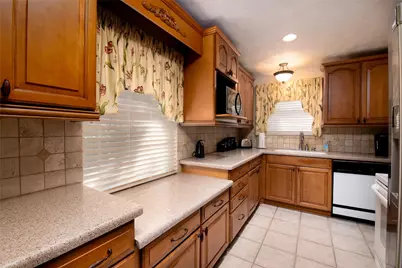 2002 Finley Road, Irving, TX 75062 - Photo 7