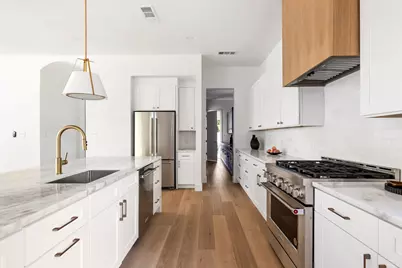 2414 Grigsby Avenue, Dallas, TX 75204 - Photo 9