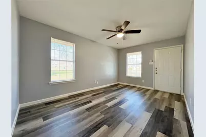 1008 S Retta Street, Fort Worth, TX 76111 - Photo 5