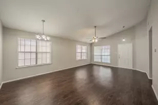 421 Sims Dr, Cedar Hill, TX 75104 - Photo 7