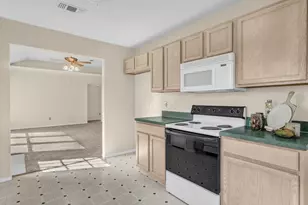 1100 Miles Ave, Burleson, TX 76028 - Photo 13