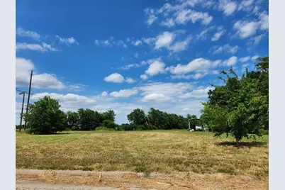402 Andrew Drive W, Mabank, TX 75147 - Photo 1