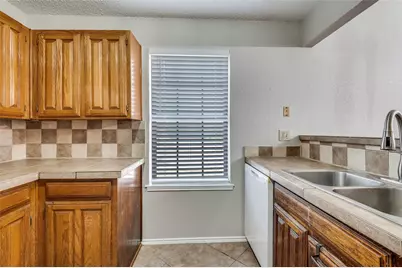 2806 Harvest Lake Drive, Irving, TX 75060 - Photo 9