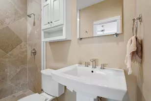 4319 Cabell Dr, Dallas, TX 75204 - Photo 31