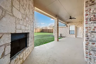 7805 Shady Oaks Dr, North Richland Hills, TX 76182 - Photo 31