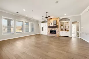 7805 Shady Oaks Dr, North Richland Hills, TX 76182 - Photo 11