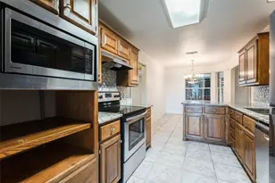 9130 Hanging Moss Dr, Granbury, TX 76049 - Photo 5