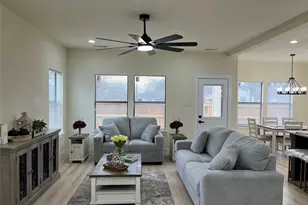 317 E 14th Ave, Corsicana, TX 75110 - Photo 9