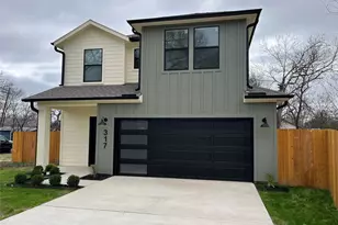 317 E 14th Ave, Corsicana, TX 75110 - Photo 1