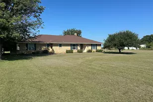 12869 FM1385, Pilot Point, TX 76258 - Photo 17