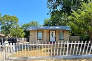 2625 E 12th St, Fort Worth, TX 76111 - Photo 1