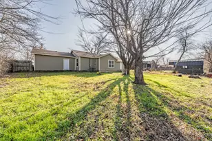 3713 Cheryl St, Haltom City, TX 76117 - Photo 7