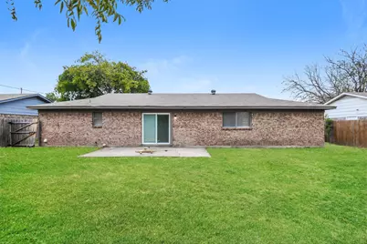 918 Kerry Street, Benbrook, TX 76126 - Photo 15
