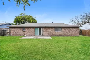 918 Kerry St, Benbrook, TX 76126 - Photo 15