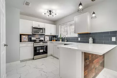 941 Willow Circle S, Burleson, TX 76028 - Photo 9