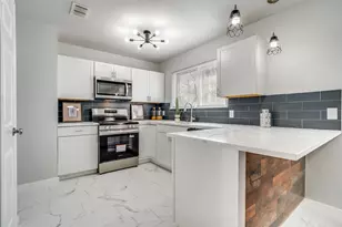 941 Willow Cir S, Burleson, TX 76028 - Photo 9