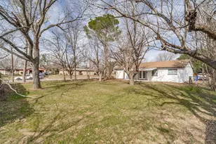 941 Willow Cir S, Burleson, TX 76028 - Photo 23