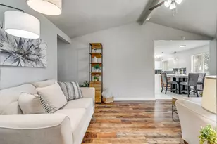 941 Willow Cir S, Burleson, TX 76028 - Photo 5