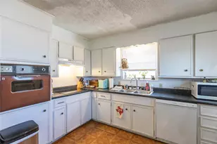 2526 Edgemont Dr, Abilene, TX 79605 - Photo 11