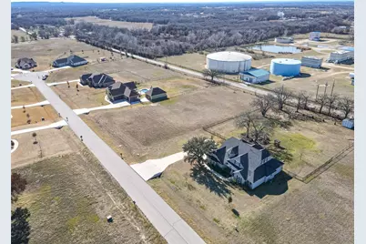 209 Maverick Court, Granbury, TX 76049 - Photo 5