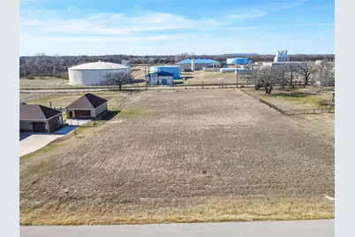 209 Maverick Court, Granbury, TX 76049 - Photo 3