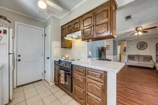 1019 S Valentine Dr, Sherman, TX 75090 - Photo 9