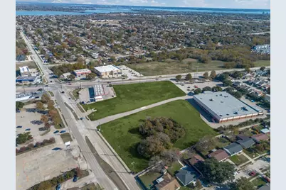 510 E Oates Boulevard, Garland, TX 75043 - Photo 13