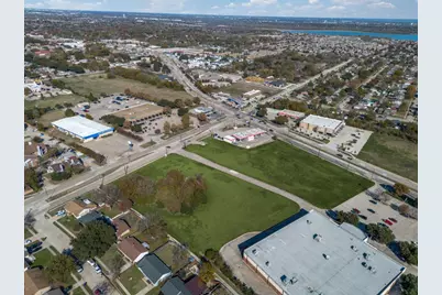 510 E Oates Boulevard, Garland, TX 75043 - Photo 11