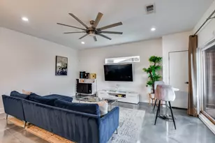 130 S Cisco St, Dallas, TX 75246 - Photo 5