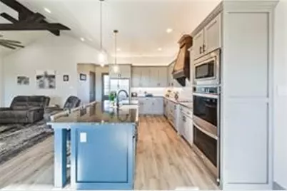 170 Rolling Hills Boulevard, Alvord, TX 76225 - Photo 13