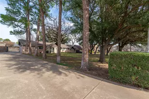 2124 Ridge Ln, Grapevine, TX 76051 - Photo 3