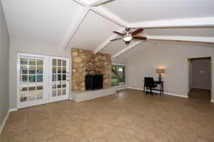2124 Ridge Ln, Grapevine, TX 76051 - Photo 11
