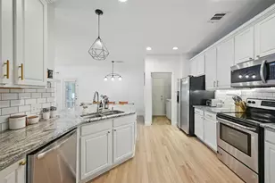 1828 Brown Thrasher Blvd, Savannah, TX 76227 - Photo 9