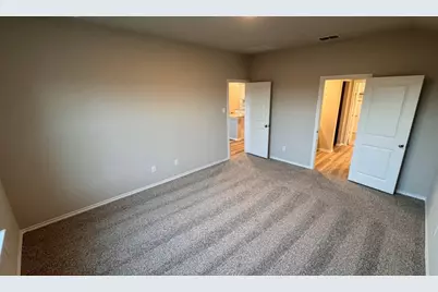 568 Marsh Street, Cleburne, TX 76033 - Photo 9