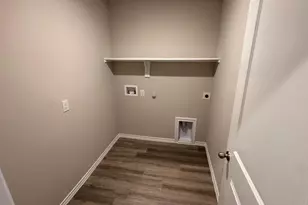 568 Marsh St, Cleburne, TX 76033 - Photo 17