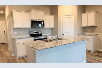 568 Marsh Street, Cleburne, TX 76033 - Photo 3