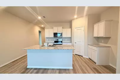 568 Marsh Street, Cleburne, TX 76033 - Photo 5