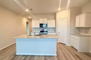 568 Marsh St, Cleburne, TX 76033 - Photo 5