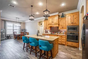 8825 Sundance Pl Ct, Granbury, TX 76049 - Photo 9