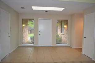 5205 Rustle Leaf Dr, Arlington, TX 76017 - Photo 3