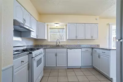 3718 Yellowstone Street, Irving, TX 75062 - Photo 9