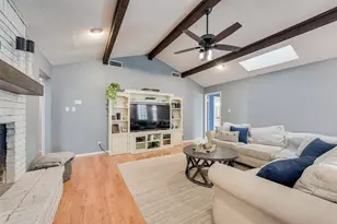 449 Meadowhill Dr, Benbrook, TX 76126 - Photo 9