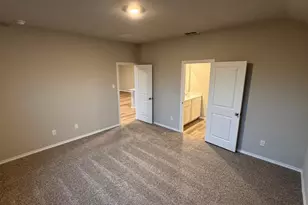 560 Marsh St, Cleburne, TX 76033 - Photo 9