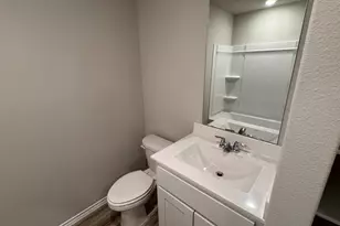 560 Marsh St, Cleburne, TX 76033 - Photo 13