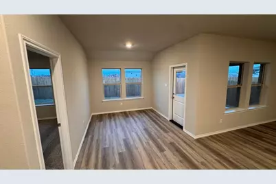 560 Marsh Street, Cleburne, TX 76033 - Photo 5