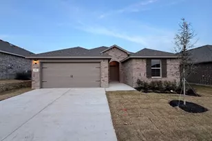 560 Marsh St, Cleburne, TX 76033 - Photo 1