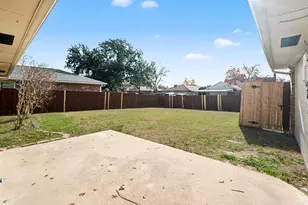 2242 Carmel Dr, Carrollton, TX 75006 - Photo 25