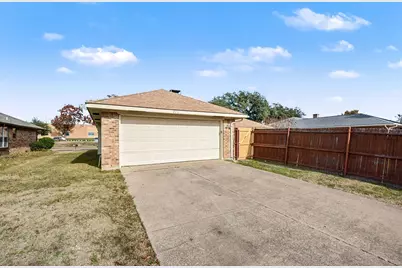 2242 Carmel Drive, Carrollton, TX 75006 - Photo 27